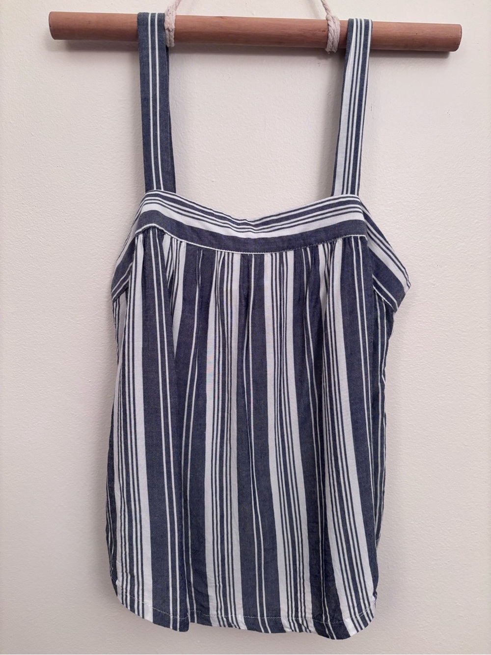 Universal Thread Blue and White Striped Tank Top | Small | Beachy Prep